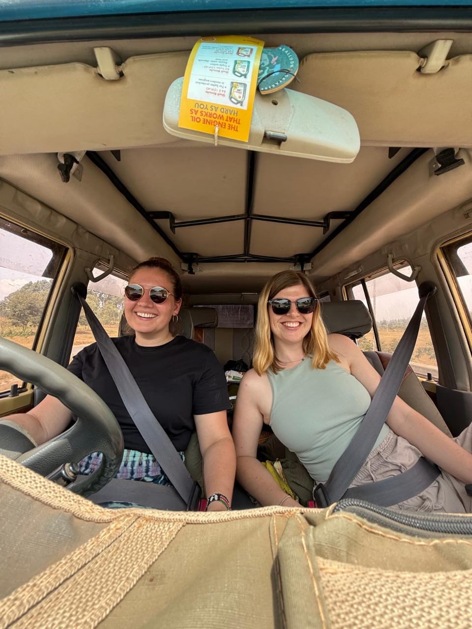Land Cruiser sur une piste pendant un voyage autonome au Kenya